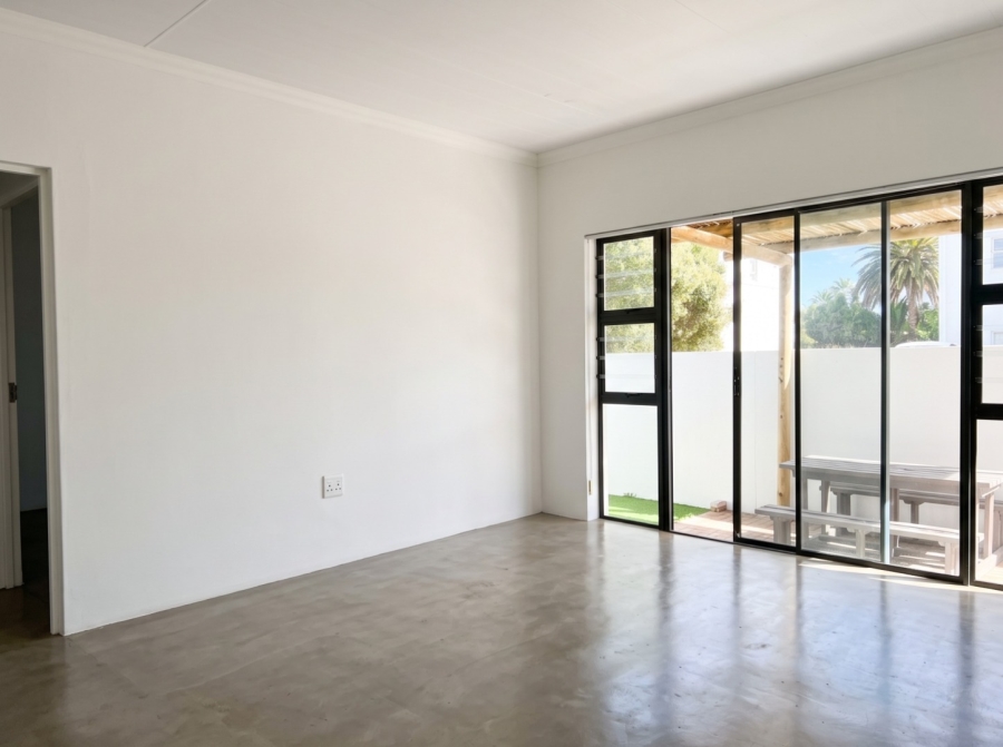 To Let 3 Bedroom Property for Rent in Golden Mile Western Cape